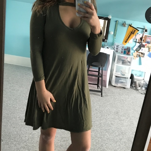 Green Spring Dress - Picture 2 of 5